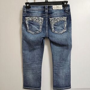 MISS ME Capri Jeans Women's 26 (29x19) Blue Low-Rise Sequin Embroidered EUC